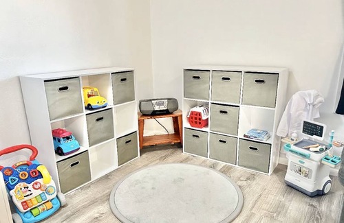 Prescott Country Club House | Family-friendly 2-bedroom 2-bathroom home with fenced backyard, toys, AC, WiFi