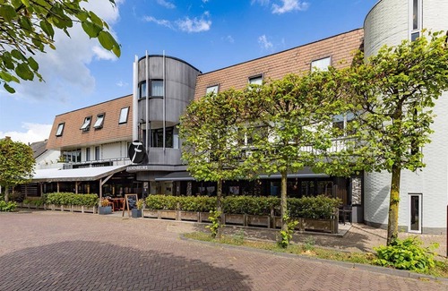 Made House | Family-Friendly 2 Units w/Dining, Local Landmarks & Stunning Outdoors