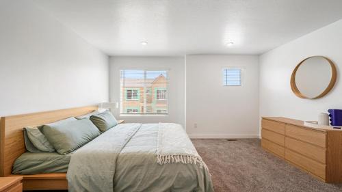 American Fork House | Family-Friendly 3-Story Home Sleeps 8