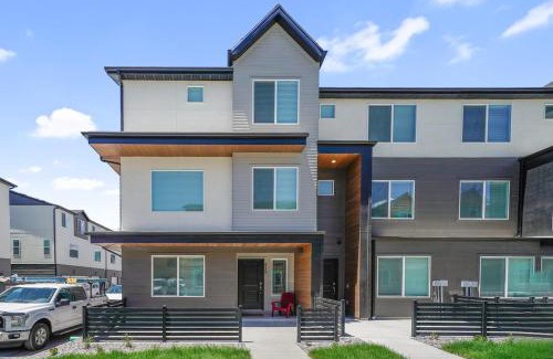 American Fork House | Family-Friendly 3-Story Home Sleeps 8