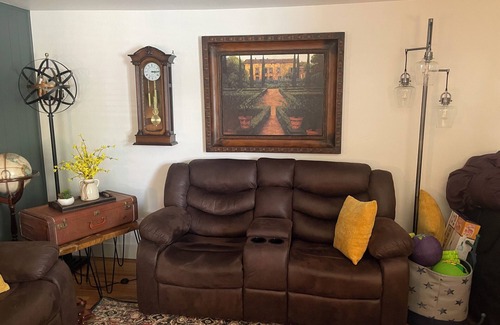 Spanish Fork House | Family-friendly 3 bdrm, office, large open kitchen with dining area & library.