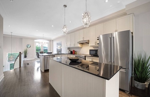 Lakeview House | Family-Friendly 3BR Mississauga Home w/Parking