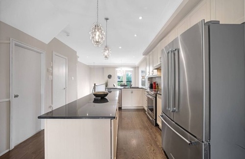 Lakeview House | Family-Friendly 3BR Mississauga Home w/Parking