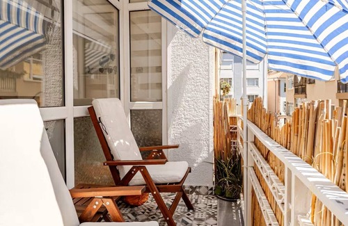 Moda Apartment | Family-Friendly 3BR Oasis in Moda – Balcony, Near Ferry, Metro & Seaside!