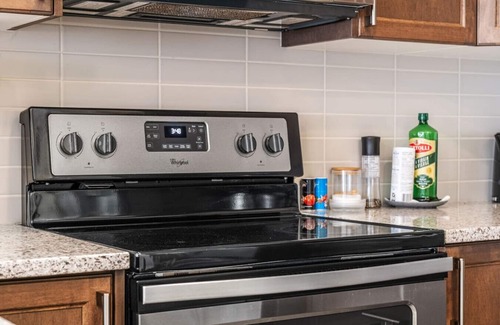Cochrane House | Family-Friendly 3BR: Rockies Fun & Cochrane Charm