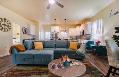 Paw Creek House | Family-Friendly 3BR w Hot Tub Games