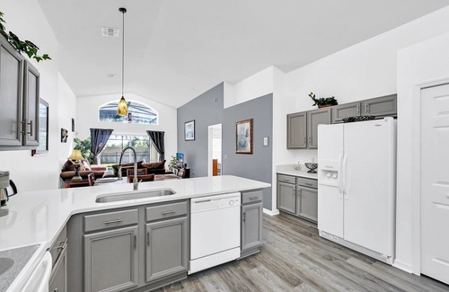 Solana Villa | Family Friendly 4 Bed Game Spa Pool Home- 1112SB