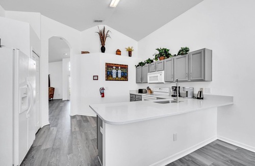 Solana Villa | Family Friendly 4 Bed Game Spa Pool Home- 1112SB