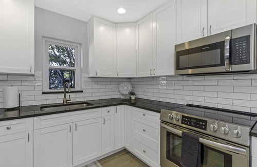 Largo House | Family Friendly 4BR Home, Enclosed Pool, Minutes 2 Beach!