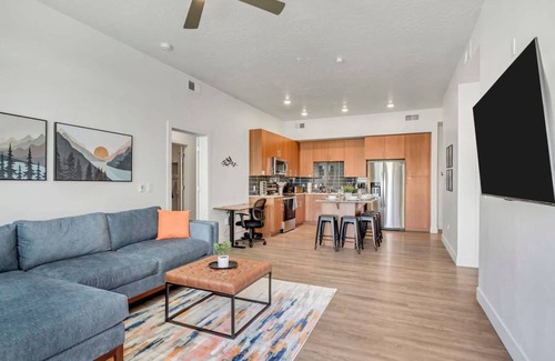 Clearfield Apartment | Family Friendly - 4th Story w Elevator - King Beds