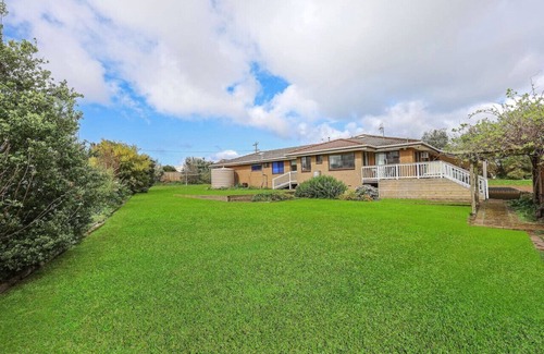 Warrnambool House | Family friendly 5 bedroom house with large yard