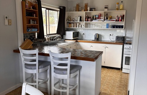 Leeman House | Family friendly accommodation