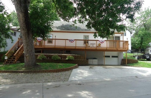 Clear Lake House | Family-friendly And Close To Surf Ballroom