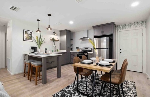 Edinburg Apartment | Family-Friendly Apartment in the Heart of Edinburg!