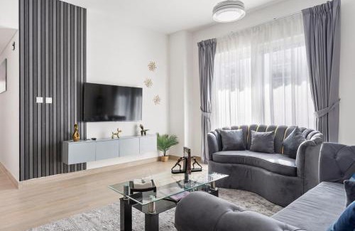 Abu Dhabi Apartment | Family-Friendly Apartment with Sunrise Views & Free Parking