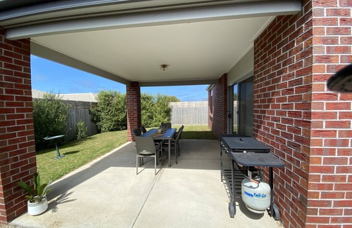 St Leonards House | Family friendly beach house, close to beach and golf course