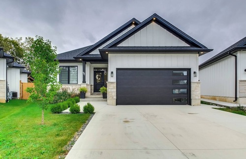 Port Burwell House | Family Friendly Beach House
