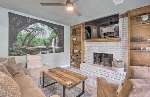 Uniontown House | Family-Friendly Barling Retreat: Yard & Deck!