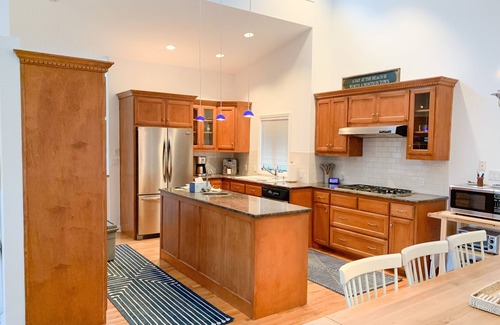 Culloden Shores House | Family Friendly Beach House, Walking distance to Private Beach