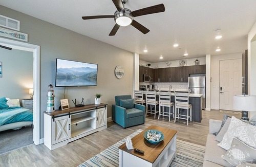 Draper Apartment | Family Friendly Beach Theme with Hot Tub!