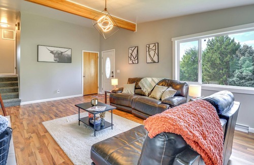 Billings House | Family-Friendly Billings Getaway w/ Private Deck