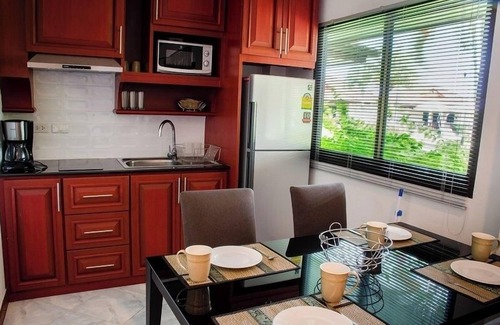 Rayong Cabin | Family-friendly | Boule court | WiFi | Gym
