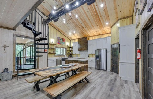 Broken Bow House | Family-Friendly Broken Bow Home with Deck and Grill!