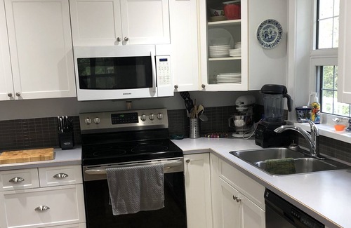 Christina Lake House | Family friendly, washer/dryer, cable tv, wifi, pool table, ping pong table
