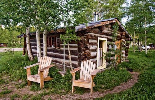 Clark House | Family-Friendly Cabin Rental Hidden in Woods of North Central Colorado