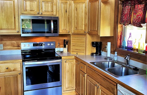 Van Buren Cabin | Family-friendly Cabin w/150 ft Current River frontage in Ozark Scenic River