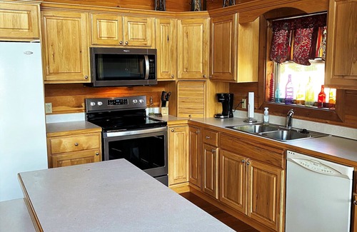 Van Buren Cabin | Family-friendly Cabin w/150 ft Current River frontage in Ozark Scenic River