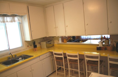 Georgina Cottage | Family-Friendly Cottage on Lake Simcoe with Private Shared Beach Access