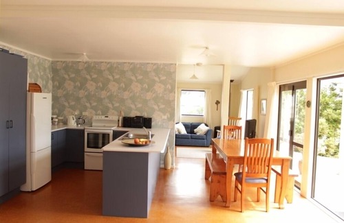 Pauanui House | Family Friendly Estuary front beach house