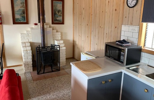 Michelago Cottage | Family Friendly Farm-stay - Laurobel Cottage, Michelago NSW, Snowy Monaro Region