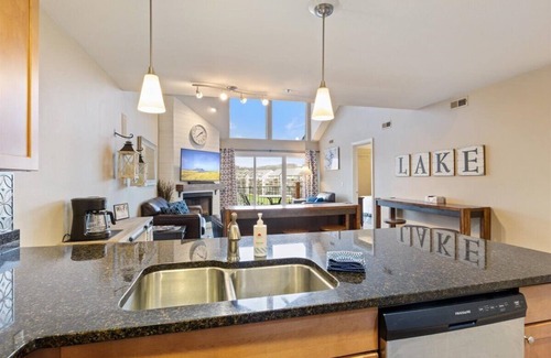Camdenton Condo | Family-Friendly, Fishing, & Fun w/2 Pools, Views, Boat Slip & Launch