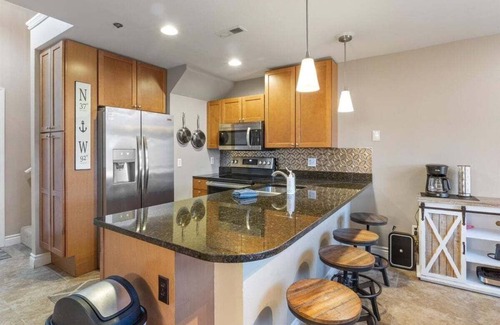 Camdenton Condo | Family-Friendly, Fishing, & Fun w/2 Pools, Views, Boat Slip & Launch
