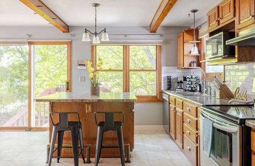 North Central Westminster House | Family Friendly, Game Room, KING BED, Deck&Grill