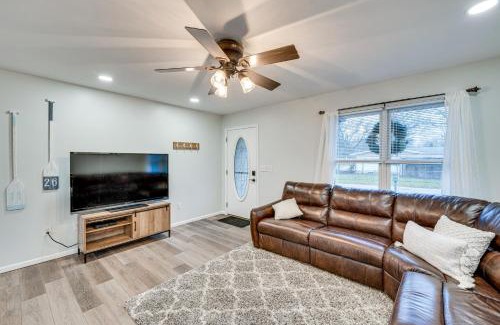 Como House | Family-Friendly Gem with Fire Pit 1 Mi to Lake Como