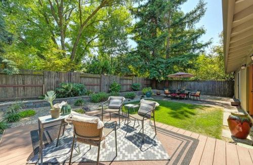Davis House | Family-Friendly Getaway Near Slide Hill Park home