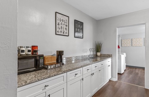 Winter Haven House | Family-Friendly Haven near Downtown - Fast Wifi