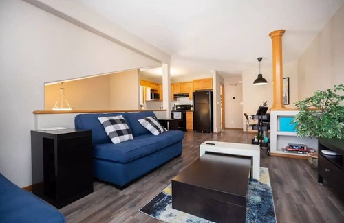Winnipeg House | Family-Friendly Haven in Trendy South Osborne: 5-Star Comfort and Convenience!