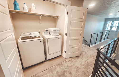 Salt Lake County House | Family-friendly haven in Herriman - next to shopping and entertainment.