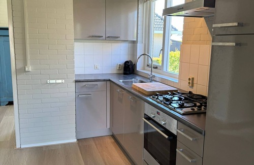Hemelum House | Family friendly holiday home with its own jetty and hottub.