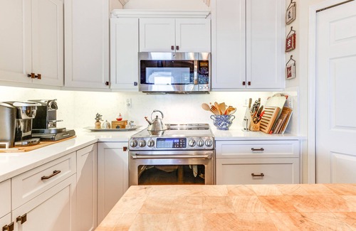 Park Place House | Family-Friendly Holiday Townhome with Boat Dock!