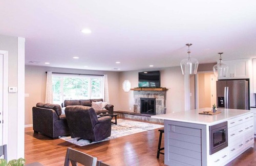 Gordonville House | Family Friendly Home - Surrounded by Amish