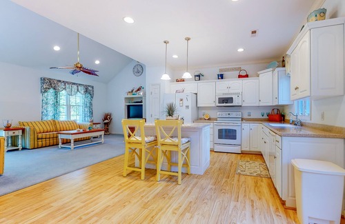 Berlin House | Family-Friendly Home Close to OC w/Furnished Porch, Central A/C, & Free WiFi