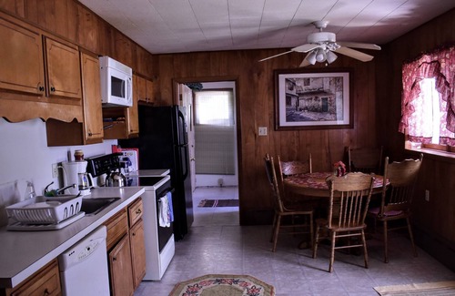 Ashfield House | Family Friendly Home. Clean, comfy, easy parking.