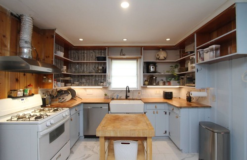 Broadmoor House | Family Friendly Home!