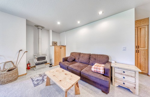 Deer Park House | Family-Friendly Home w/Private Hot Tub, High-Speed WiFi, and Gas Fireplace