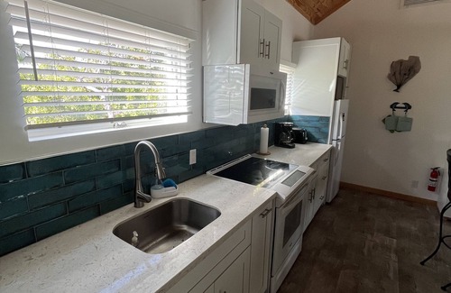 William's Town House | Family friendly house, La Vie en Rose 2 min walk to Tropic of Cancer